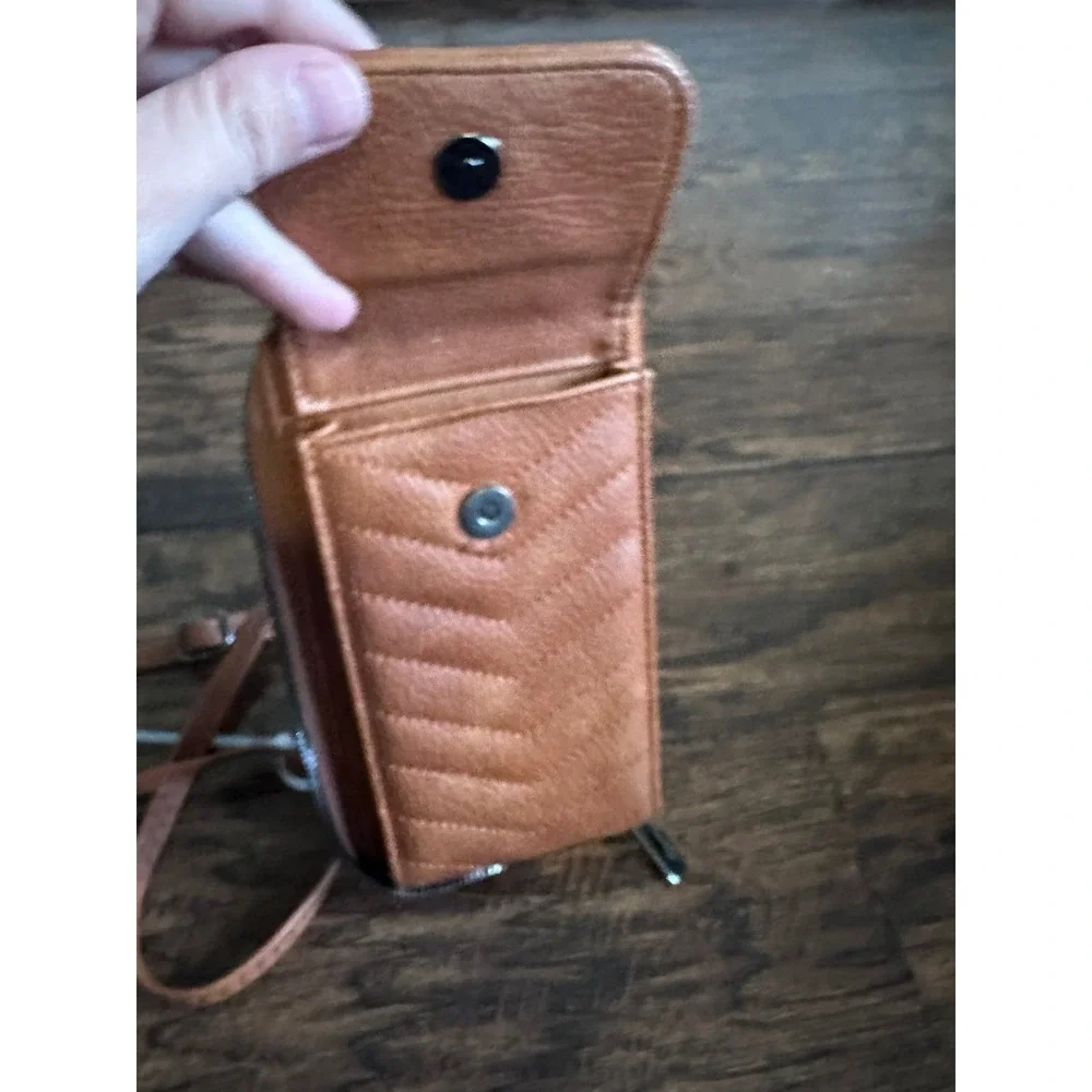 Escarte‎ Brown Crossbody